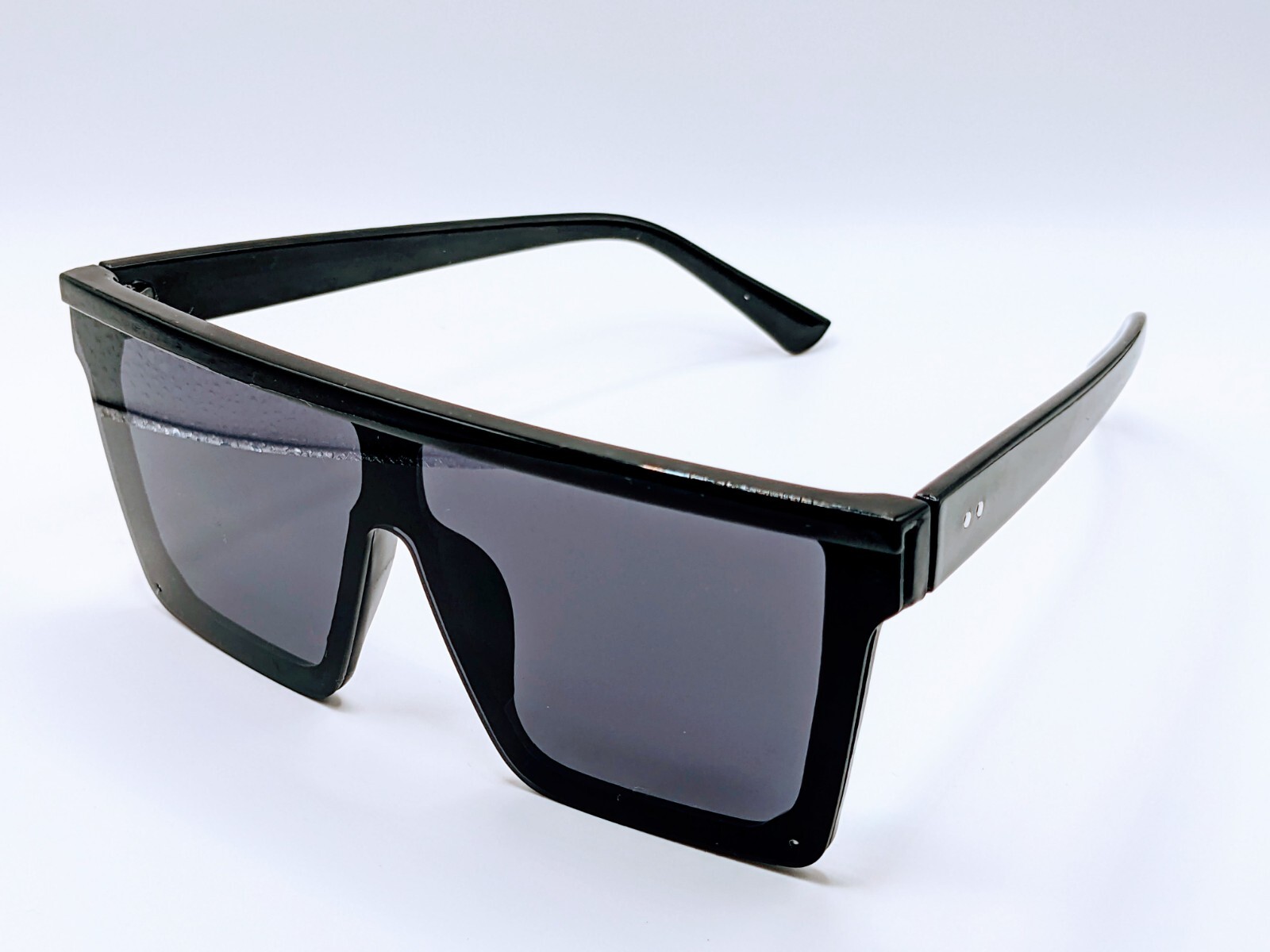 Luxury Black Square Sunglasses for Men and Women - Oversized Trendy Shades  -image