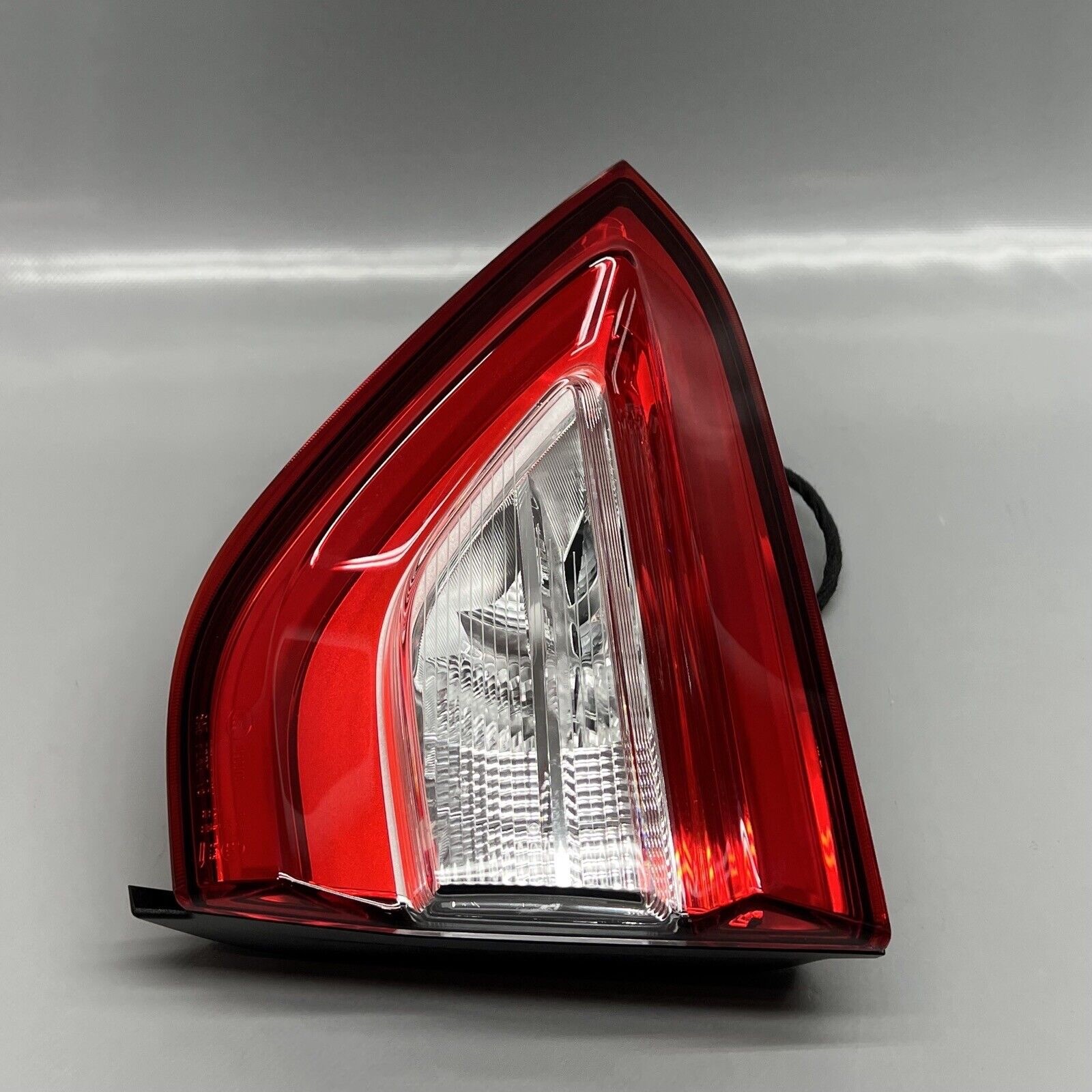 MASERATI LEVANTE INNER TAIL LIGHT RIGHT SIDE 2017 18 19 20 21 2022 OEM CCC150001
