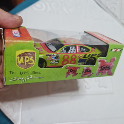 Action NASCAR Ford Taurus 2005 Dale Jarrett #88 Diecast 1:43 UPS Toys For Tots