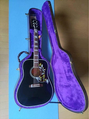 Gibson Hummingbird Rare Ebony Black Color With Genuine Hard Case No.MG21