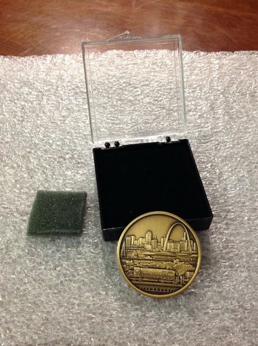 1988 Union Pacific Coin Series #2 Safety Through Quality Bronze Color w/ Case - Picture 1 of 5