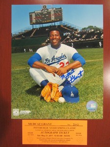 Signed-8x10-photo-Mudcat-Grant-LA-Dodgers