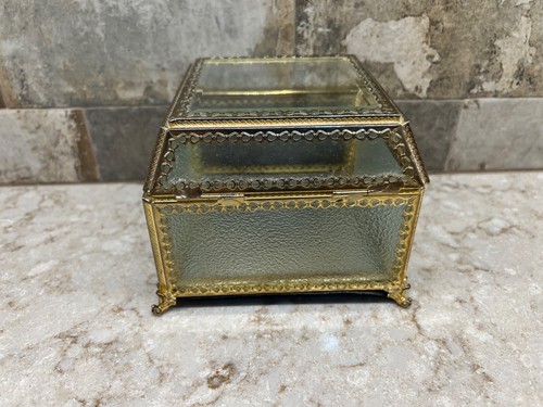Nicole Miller Beveled Glass Mirrored Jewelry Trinket Box Casket w/ Chain - Picture 6 of 7
