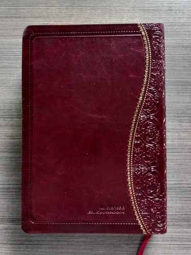New American Bible Leather w/ Box Saint Joseph Medium Bible Great Condition 2011 - Picture 10 of 21
