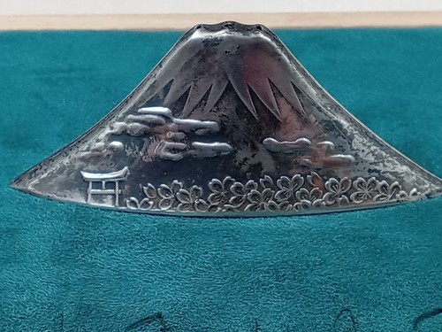 Pair of 950 Silver Japanese Salt & Pepper Shakers w Mount Fuji Theme: 3.25 x 1.4 - Picture 11 of 24