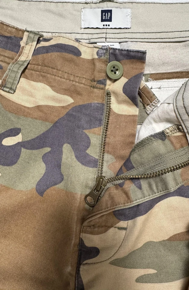 Calça cargo masculina GAP 32x30 verde camuflagem 100% algodão utilitário militar - Imagem 3 de 4