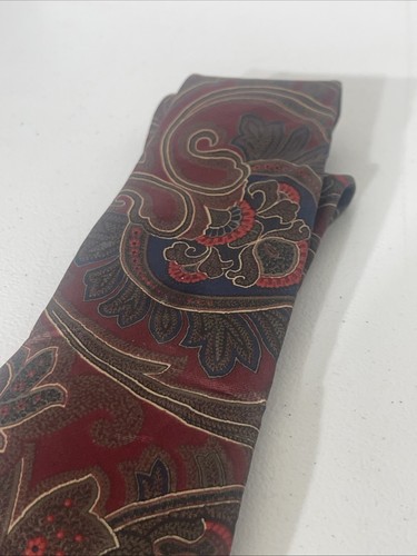 Aquascutum of London NeckTie 100% Silk Burgundy Designer Vintage Tie - Picture 4 of 7