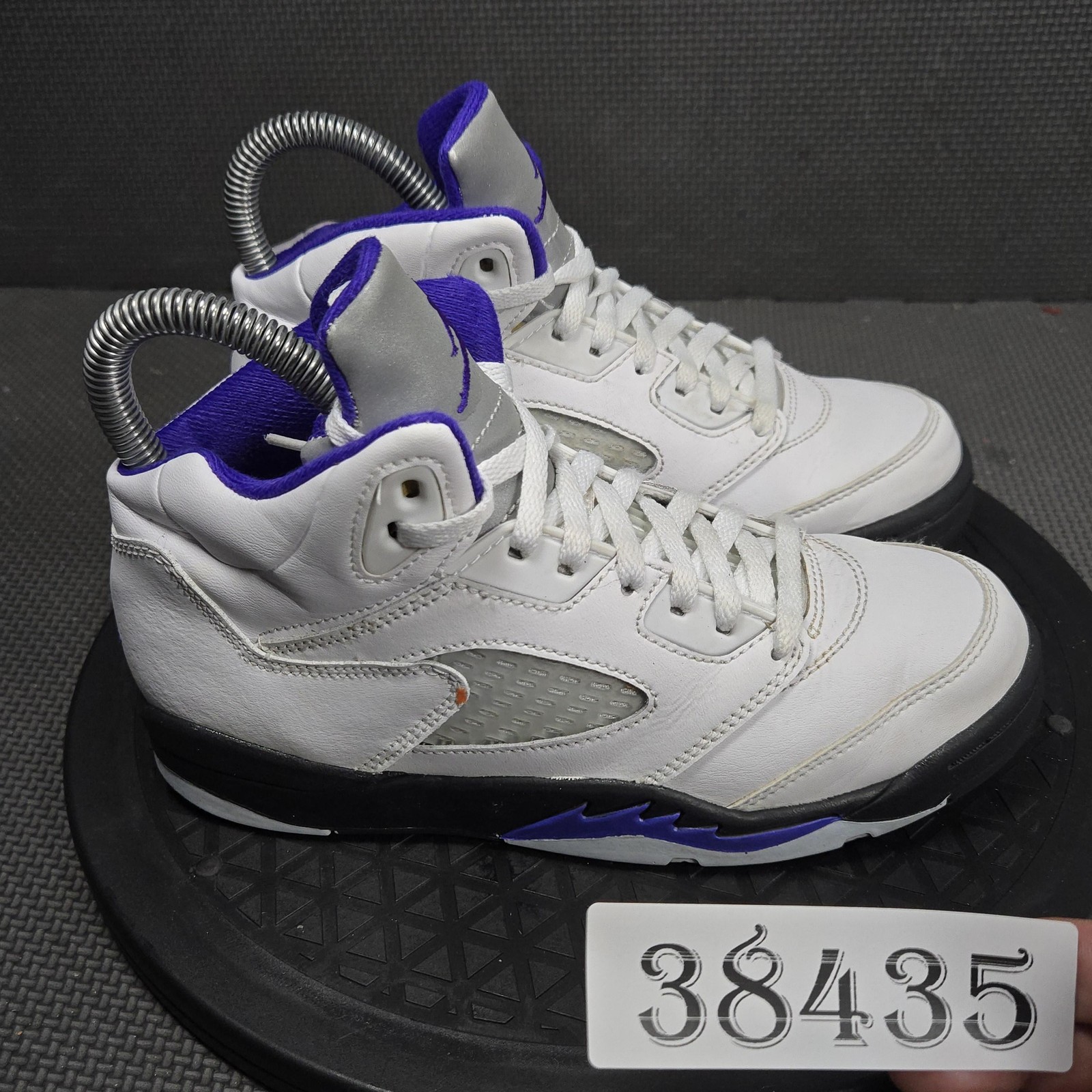 Jordan Air Jordan 5 Retro Shoes Youth Size 2Y White Purple S