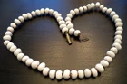 STUNNING VINTAGE ESTATE HEAVY MILK GLASS BEAD 23" NECKLACE! G38403