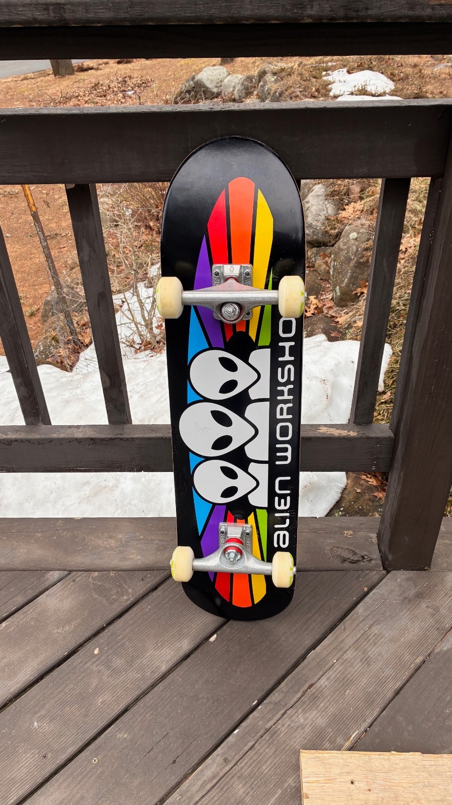 ALIEN WORKSHOP 31.25" X 7.5" Compltete preowned Skateboard V