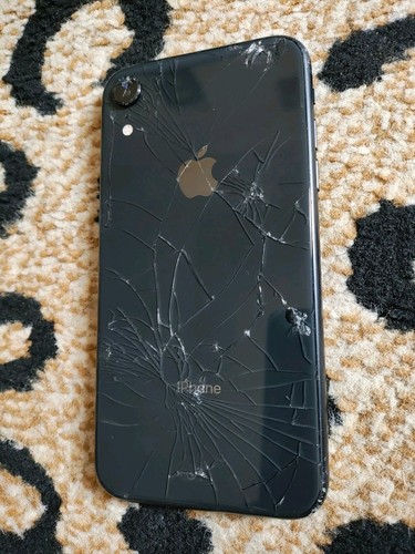 iPhone 11 Pro Max, XR, 7 & 6. All Unlocked And All Broken. For Parts Or Repairs. - Zdjęcie 12 z 15