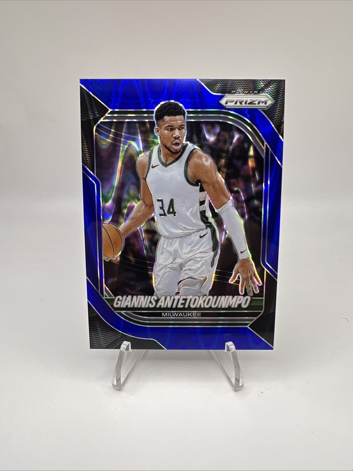 Panini 2025-26 Prizm Giannis Antetokounmpo Blue Wave #4 Serial Numbered 20/199