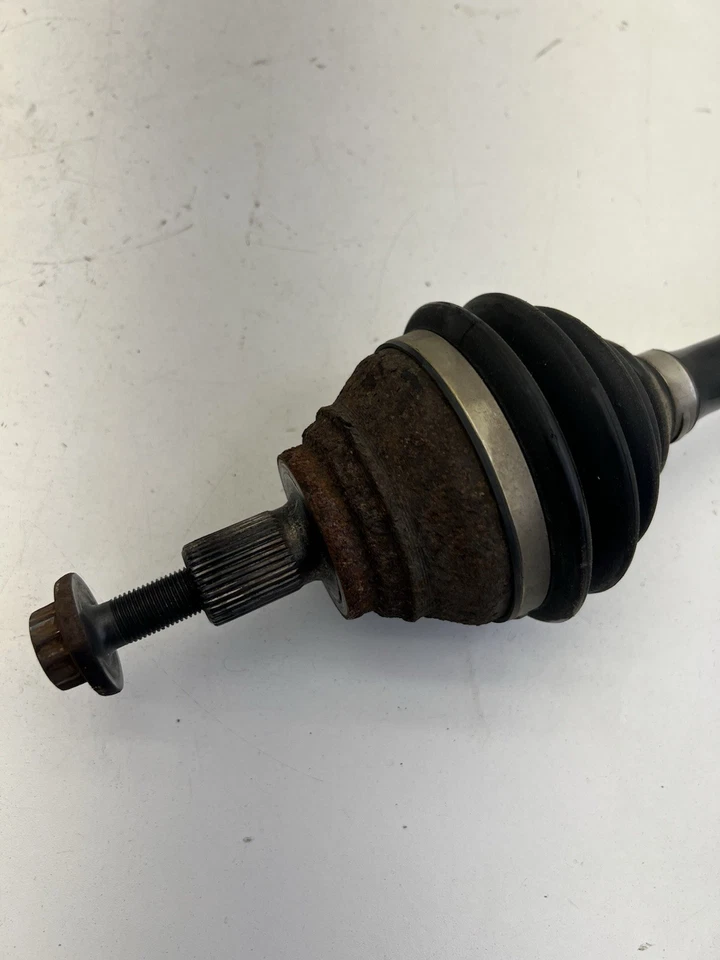 Eje delantero izquierdo Volkswagen Golf 2010-2013 OEM. Foto 2 de 4