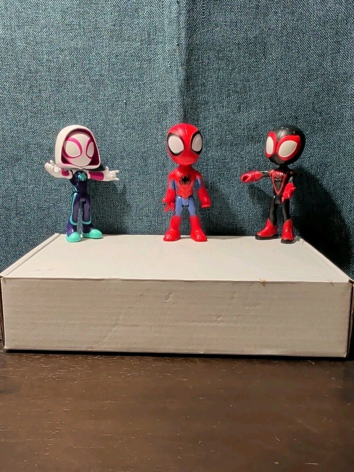 Juego de 5 figuras de Spidey and His Amazing Friends Hasbro 4" Web Squad usadas buenas Foto 4 de 4