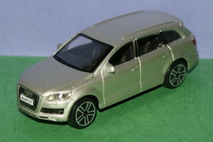 Q7-Audi-Q7-1-43-diecast-metal-model-1-43-scale