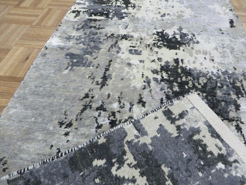 2'7 x 9'8 Runner Hand Knotted Gray Modern Abstract Oriental Rug With Silk G9202 - Picture 10 of 10