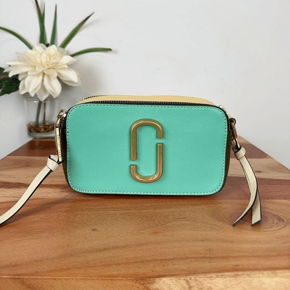 Pre-owned MARC JACOBS Saffiano Rainbow Strap Color Block Snapshot