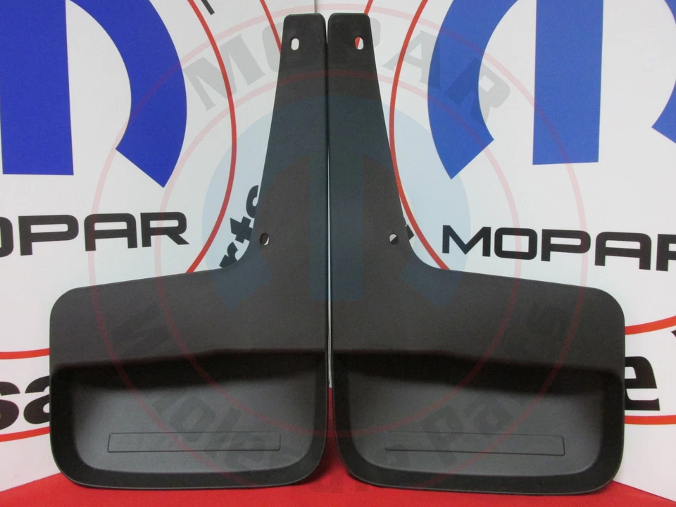 Protectores contra salpicaduras traseros Dodge Grand Caravan NUEVO OEM MOPAR Foto 4 de 4