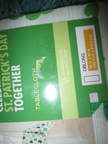 nip * CELEBRATE ST.PATRICK'S DAY TOGETHER OBLONG 60 X 84 GREEN CLOVER TABLECLOTH - Picture 2 of 5