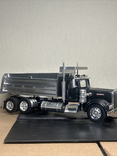 1/32 Scale Diecast Dump Truck Kenworth W900 NEW RAY Custom - Picture 2 of 13