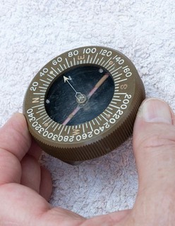 US Army Corps bakelite wrist compass Corps of Engineers WW2 1940s L2 44