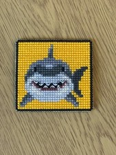 Aimant réfrigérateur point de croix complet fait main - Requin