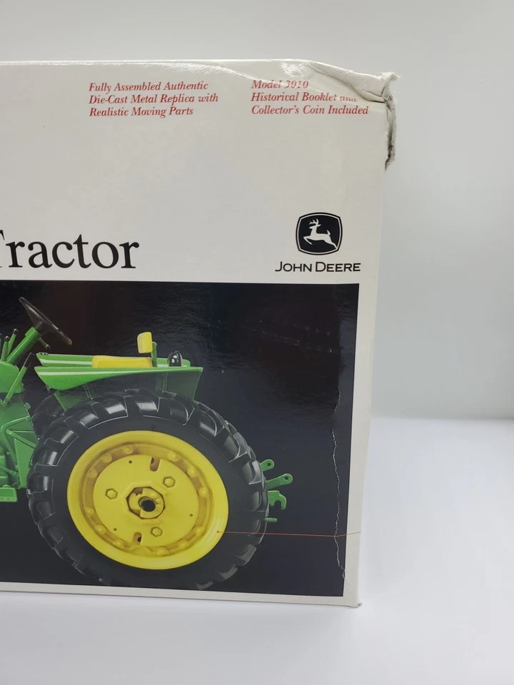 2001 ERTL Precision Series #20 John Deere Model 3010 Tractor 1:16 #15210 - Image 4 of 4