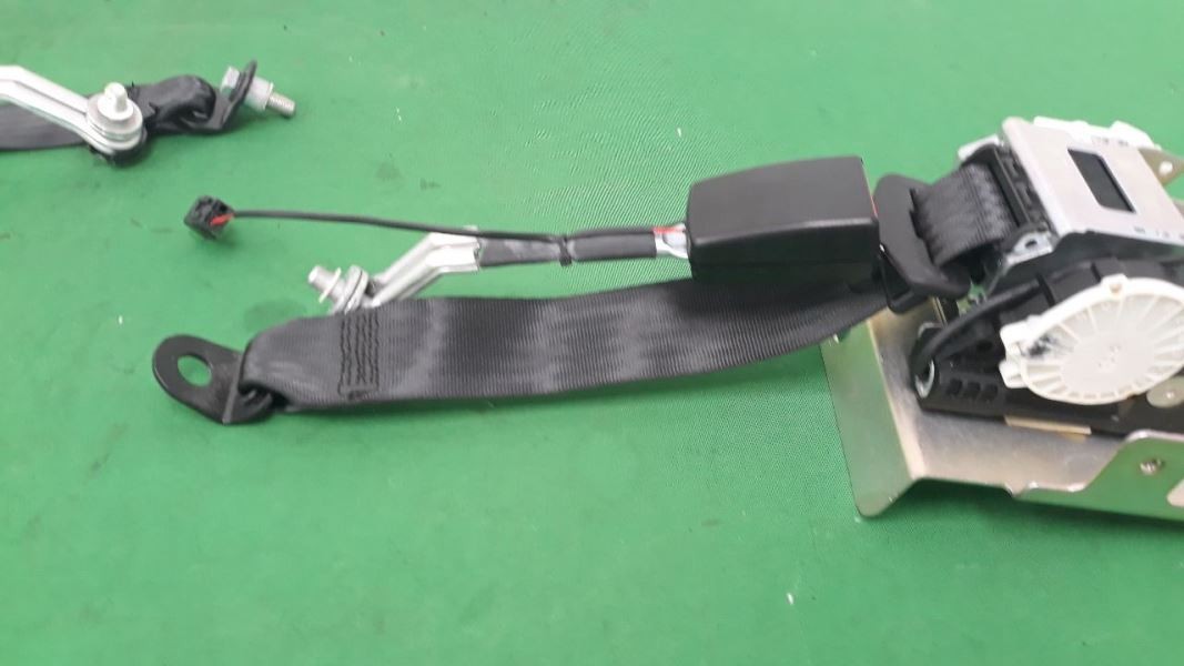 Maserati GranTurismo 2015-2015 Rear Seat belt sets Set