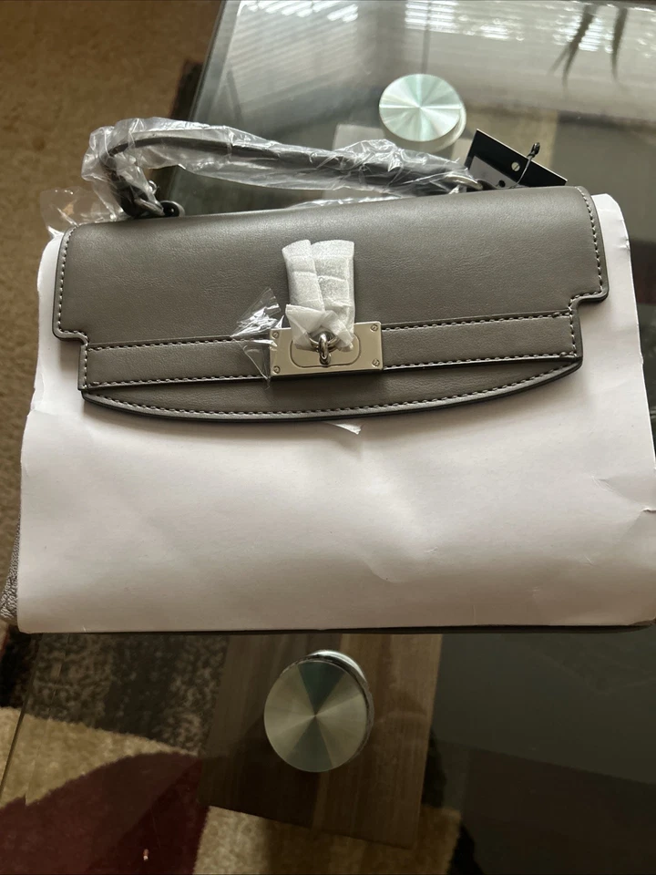 Bolsa de mão Nine West nova em folha com/ombro e alça tiracolo cor marrom - Imagem 4 de 4