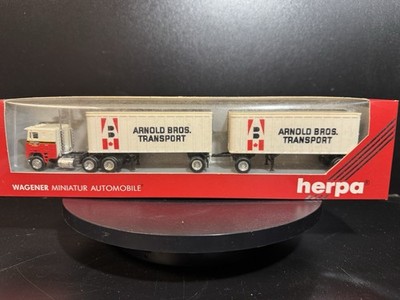 Herpa Freightliner Lastzug 2 Auflieger  Arnold Bros. Edmonton'' 854005 /H13497