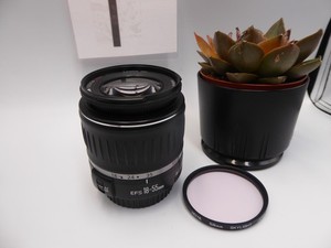 Canon EF-S 18-55mm f3.5-5.6 USM I Compact Auto Focus Zoom Lens EOS Fit Cameras