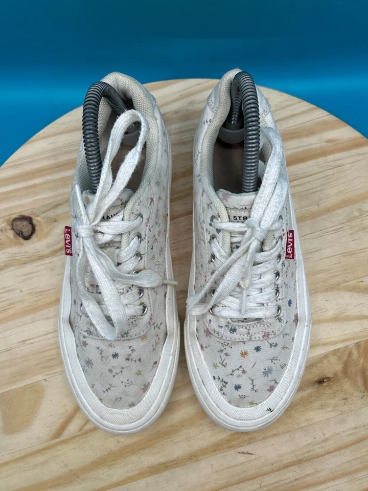 Zapatillas deportivas Levi's para mujer talla 6,5 blancas con cordones punta redonda Foto 4 de 4