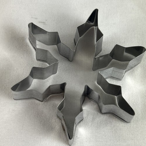 SNOWFLAKE Cookie Cutter 2.5” Metal Christmas - Picture 5 of 5
