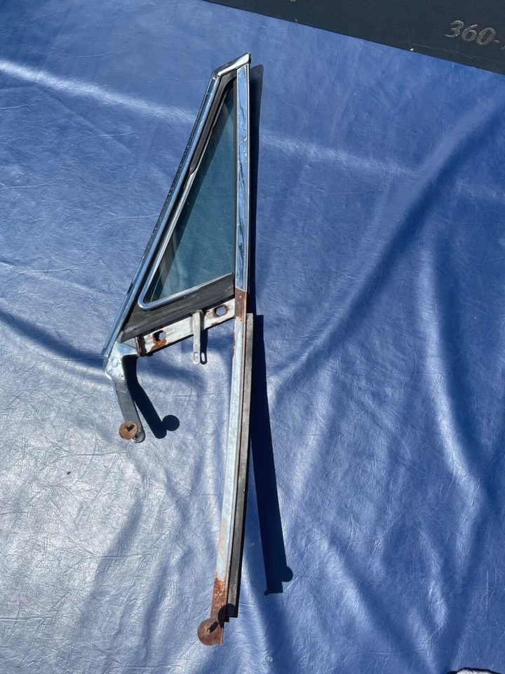 1967 1968 Cadillac RH PS Coupe Front Vent Window Used Original DeVille Calais - Image 2 of 4