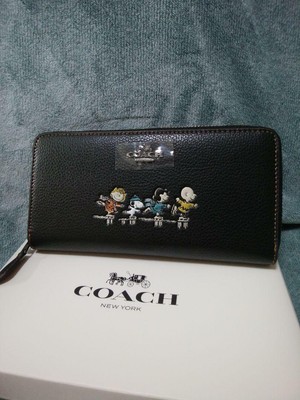 snoopy coach wallet