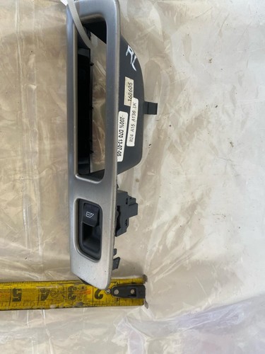 2006 VOLVO SERIES 50 V50 T5 Rear Back Door Window Switch Control Driver Left LH - Picture 7 of 15