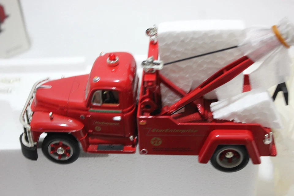 TEXACO STAR ENTERPRISE 1955 DIAMOND T WRECKER TOW TRUCK FIRST GEAR #18-1941 NIB - Image 2 of 4