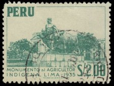 PERU 466 - Native Farmer's Monument (pa33161)
