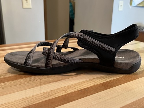 Sandalias Merrell para mujer 10 District Muri con tiras negras grises hebilla - Imagen 8 de 14