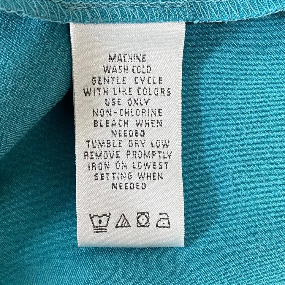 Jones Wear Sport Women's Top Size 6 Blue Button Up Shirt Jacket 100% Polyester - Image 4 of 4