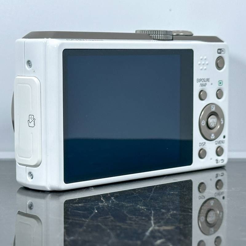 Panasonic LUMIX DMC TZ40 White 20x Leica Zoom 18.1MP WiFi GPS