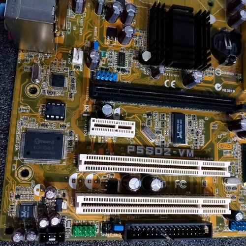 CARTE MERE ASUS P5V800-MX - LGA 775 - RETRO EUR 25,00 - FR
