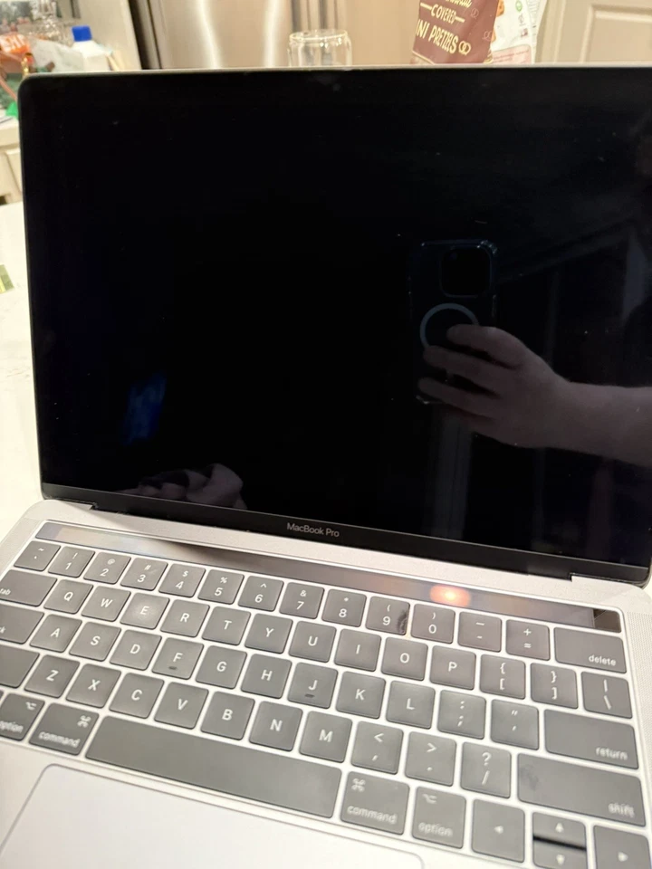 Apple MacBook Pro 13" 2017 Touch Bar | i5 3.1GHz | 8GB RAM | 256GB SSD - Image 4 of 4