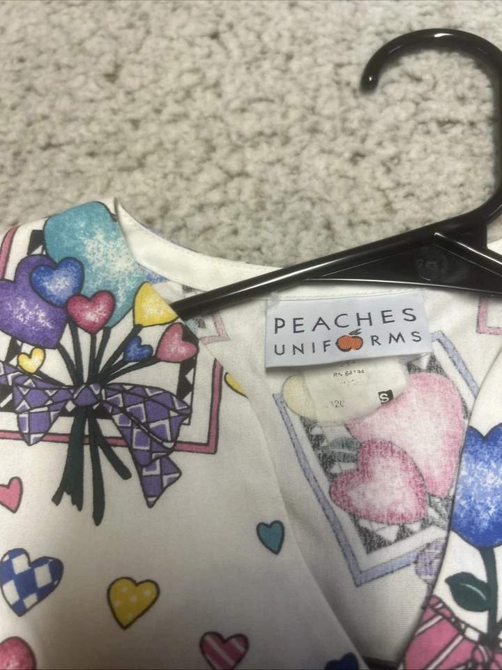 PEACHES Valentines Smiling Hearts SCRUB TOP V Neck Front Pockets Sz S - Image 2 of 4