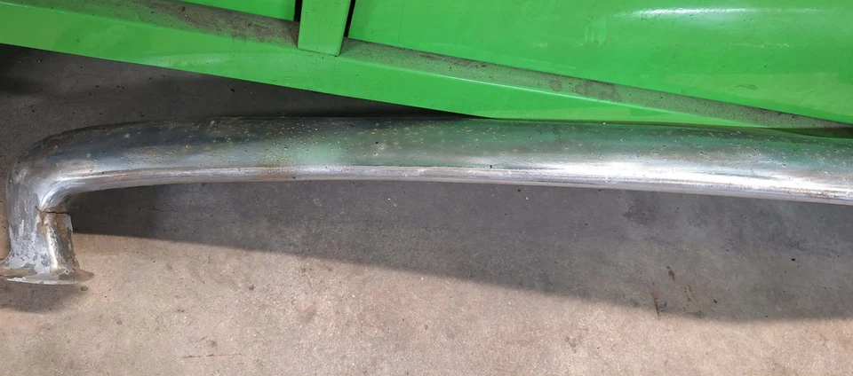 Buick Special Roadmaster 1956 barra de capó de parrilla superior Foto 4 de 4