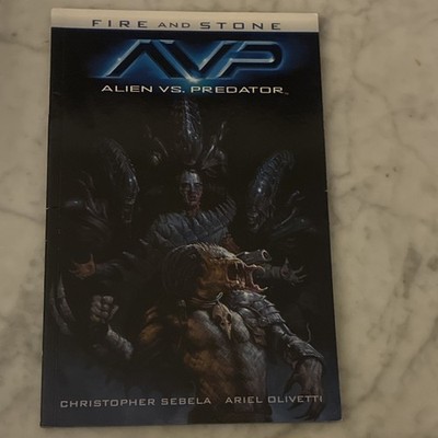 Dark Horse Comics AVP Alien vs. Predator Fire and Stone 