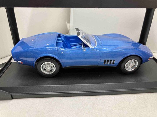 Norev 1/18 Chevrolet Corvette Convertible 1969 azul metálico - Imagen 6 de 9