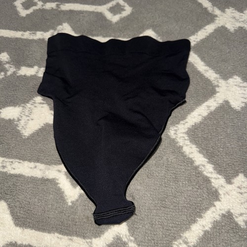 Skims neu ohne Etikett nahtlos geformter hoch taillierter Tanga schwarz Shapewear Größe Small