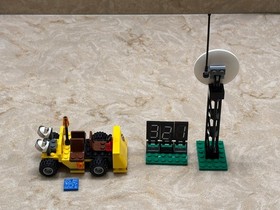 LEGO CITY Spaceport 60080 Missing 1 Fig & 1 Sticker Comes w/ Instructions