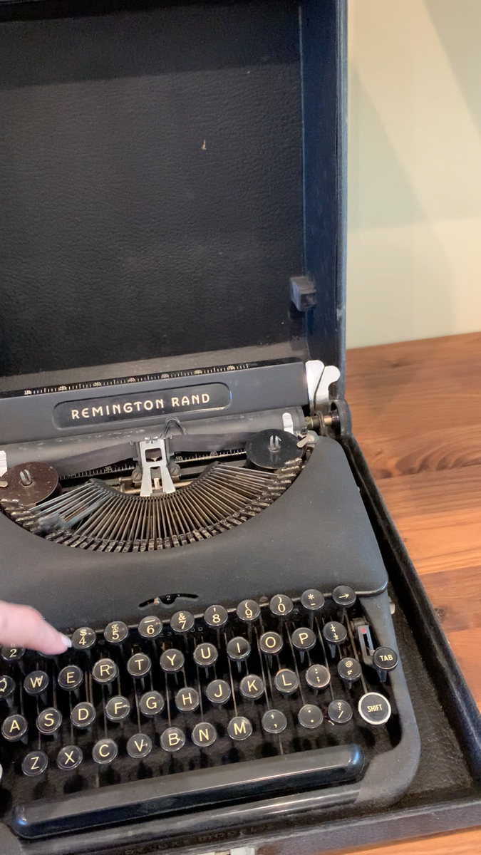 REMINGTON RAND Deluxe Model 5 Portable 1940s Vintage Typewriter | eBay